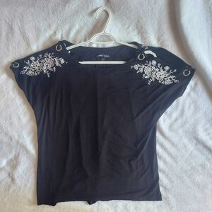 Cable & Gauge Black Sleeveless Embellished Blouse